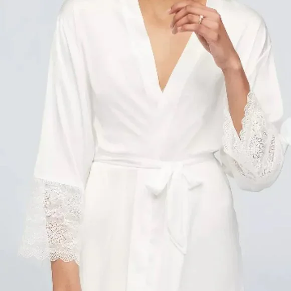 Metallic Script Bride Satin Robe O/S - Picture 2 of 4
